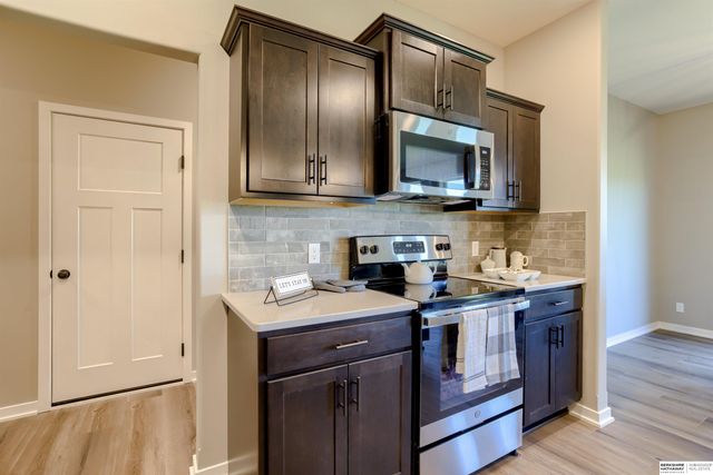 12047 S 45th Avenue, Bellevue, NE 68133