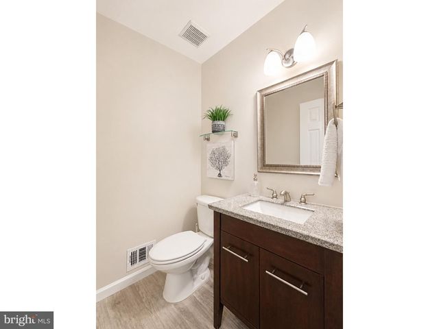 10180 SASSAFRAS WOODS CT, Burke, VA 22015