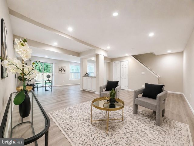10180 SASSAFRAS WOODS CT, Burke, VA 22015