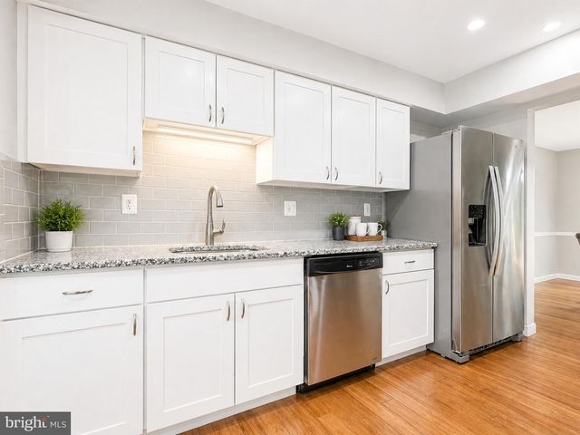 10180 SASSAFRAS WOODS CT, Burke, VA 22015