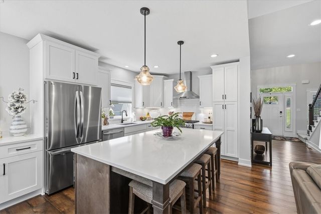 328 Maid Marion Ln, Canonsburg, PA 15317