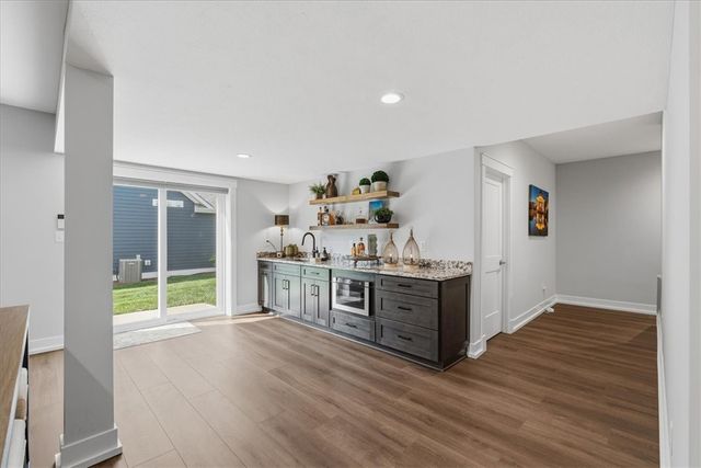 328 Maid Marion Ln, Canonsburg, PA 15317