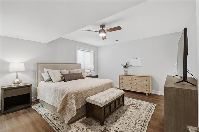 328 Maid Marion Ln, Canonsburg, PA 15317