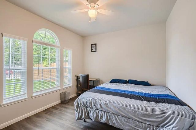 4834 Van Fleet Street, Houston, TX 77033