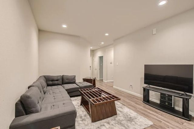4834 Van Fleet Street, Houston, TX 77033