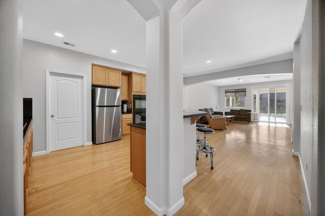 9200 Earl Fife Dr, Elk Grove, CA 95624