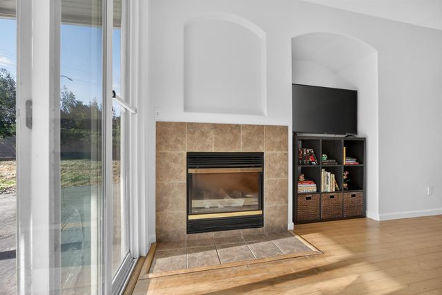 9200 Earl Fife Dr, Elk Grove, CA 95624