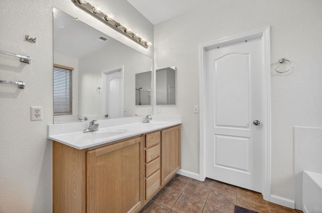 9200 Earl Fife Dr, Elk Grove, CA 95624