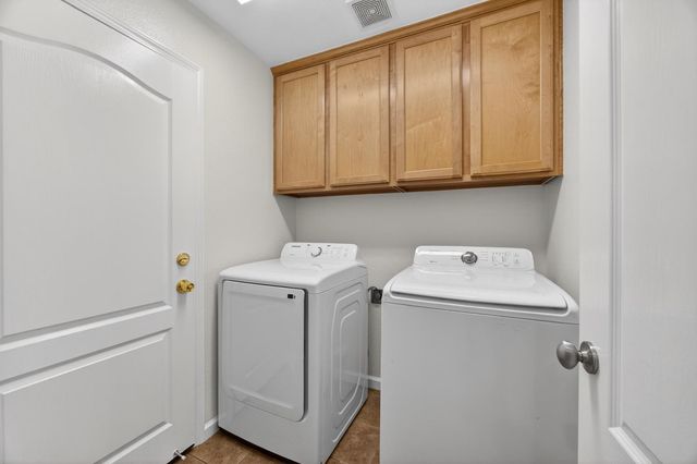 9200 Earl Fife Dr, Elk Grove, CA 95624