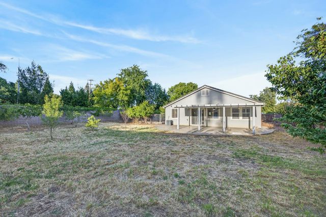 9200 Earl Fife Dr, Elk Grove, CA 95624