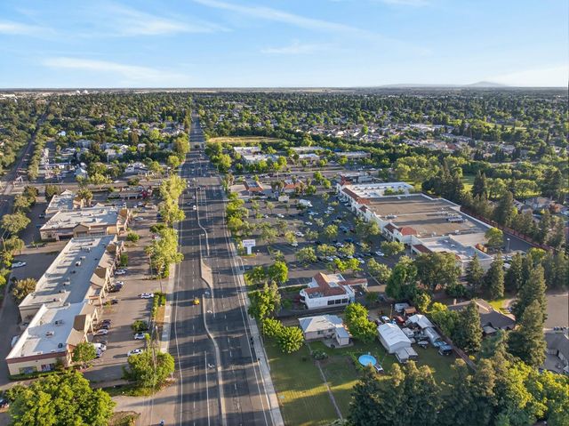 9200 Earl Fife Dr, Elk Grove, CA 95624