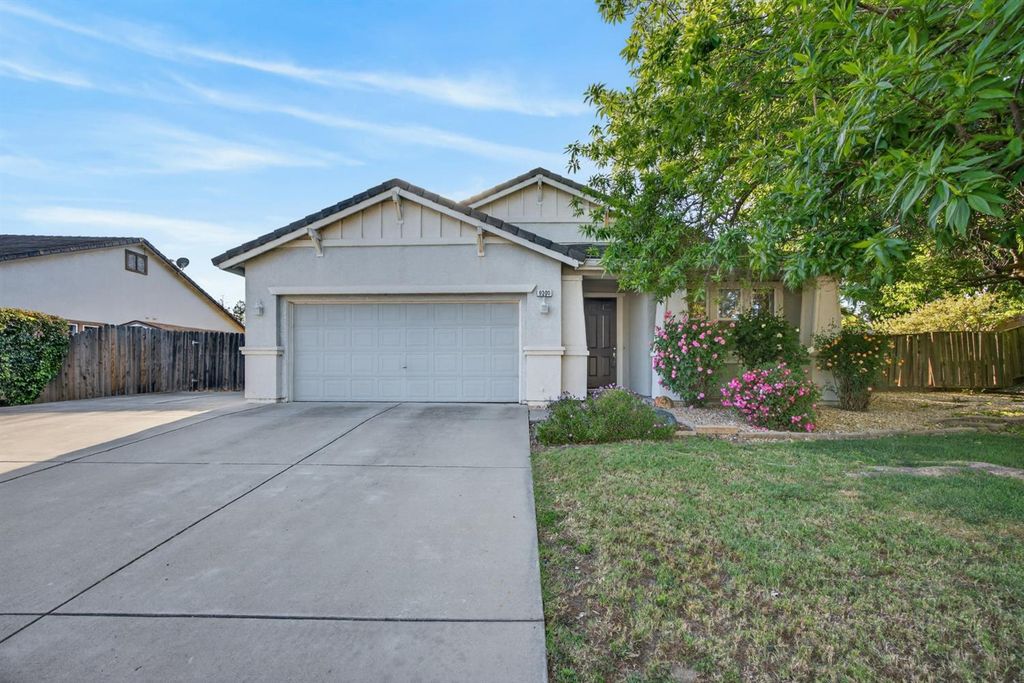 9200 Earl Fife Dr, Elk Grove, CA 95624