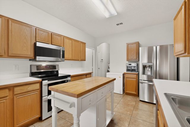 317 E Clover Park Drive, Fort Worth, TX 76140