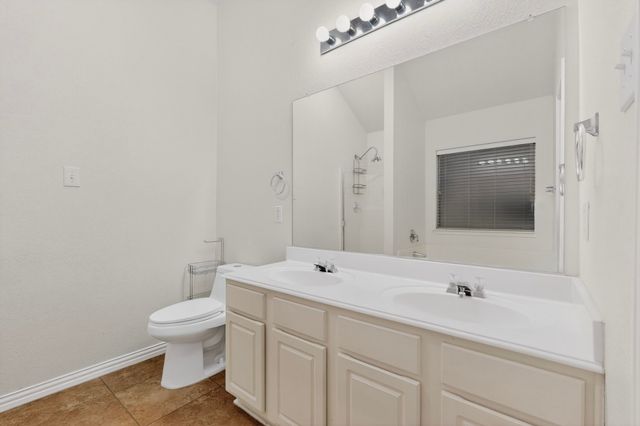 317 E Clover Park Drive, Fort Worth, TX 76140