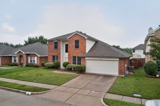 317 E Clover Park Drive, Fort Worth, TX 76140