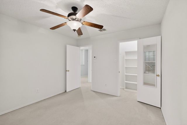 317 E Clover Park Drive, Fort Worth, TX 76140