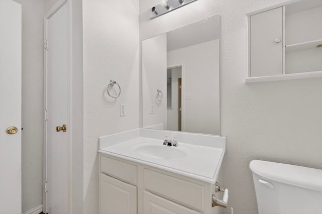 317 E Clover Park Drive, Fort Worth, TX 76140