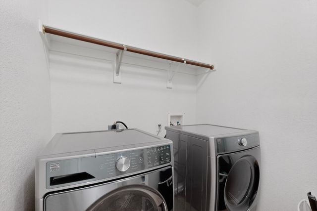 317 E Clover Park Drive, Fort Worth, TX 76140