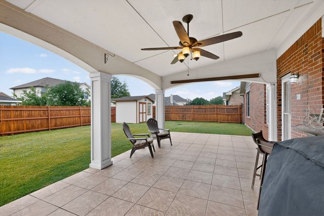 317 E Clover Park Drive, Fort Worth, TX 76140