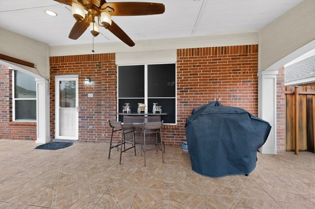 317 E Clover Park Drive, Fort Worth, TX 76140