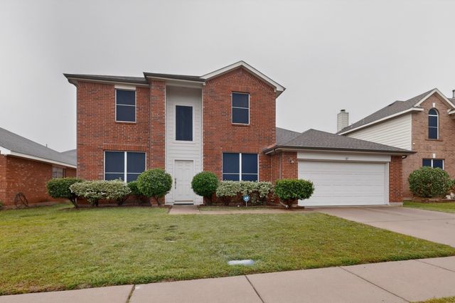 317 E Clover Park Drive, Fort Worth, TX 76140