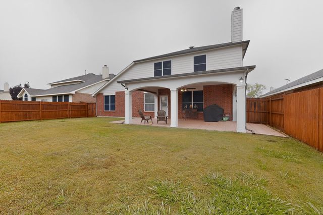 317 E Clover Park Drive, Fort Worth, TX 76140