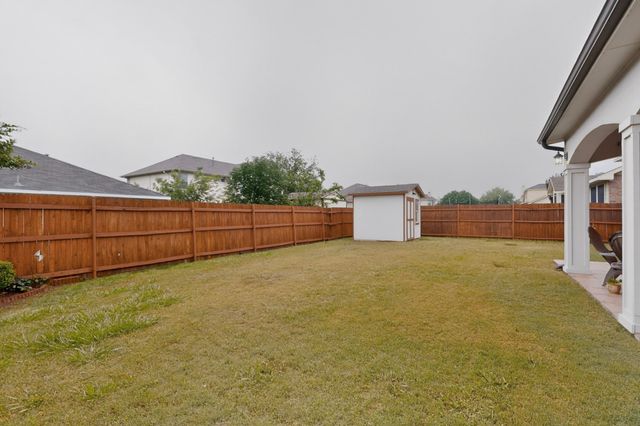 317 E Clover Park Drive, Fort Worth, TX 76140