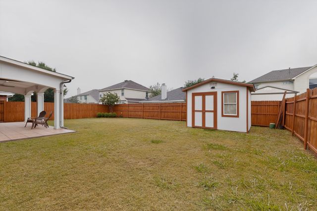 317 E Clover Park Drive, Fort Worth, TX 76140