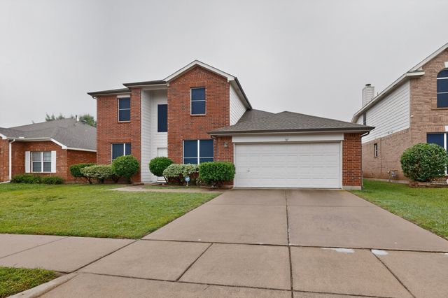 317 E Clover Park Drive, Fort Worth, TX 76140