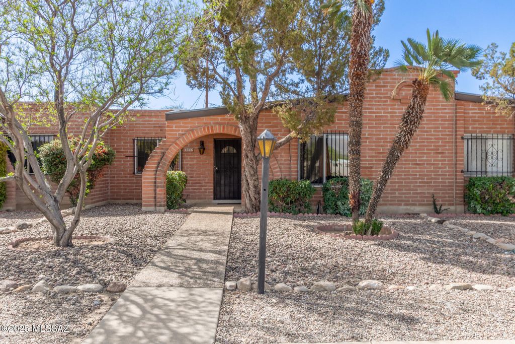 4386 E Fort Lowell Road, Tucson, AZ 85712