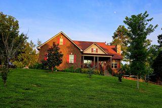 104 Yates Dr, Bon Aqua, TN 37025
