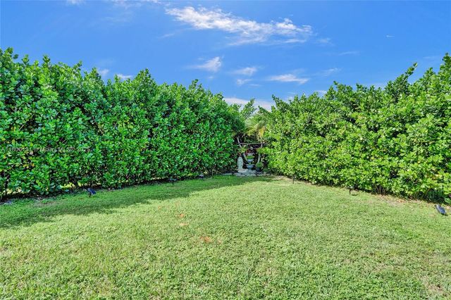 5709 Bamboo Cir., Tamarac, FL 33319