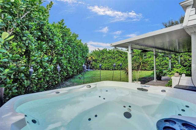 5709 Bamboo Cir., Tamarac, FL 33319