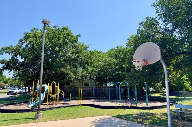9901 Roxanna DR A, Austin, TX 78748