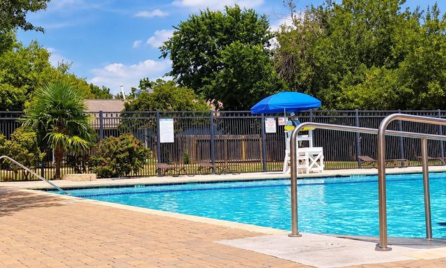 9901 Roxanna DR A, Austin, TX 78748