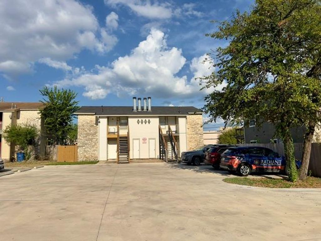 9901 Roxanna DR A, Austin, TX 78748