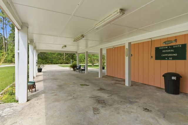 6371 Shawnee St., Kiln, MS 39556