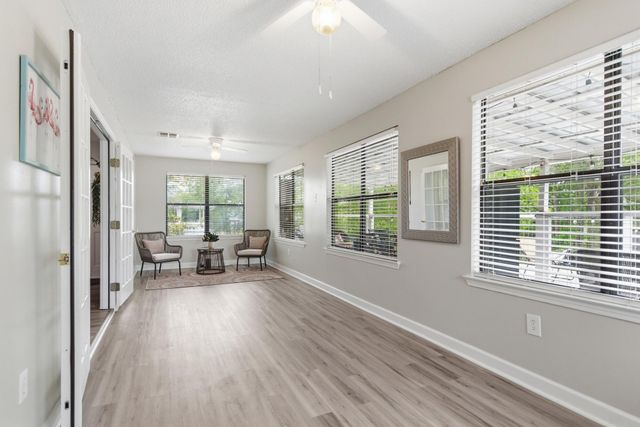 6371 Shawnee St., Kiln, MS 39556