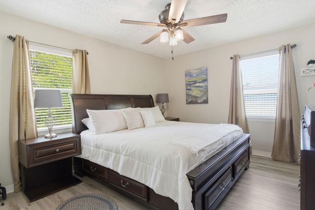 6371 Shawnee St., Kiln, MS 39556