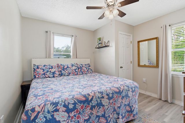 6371 Shawnee St., Kiln, MS 39556