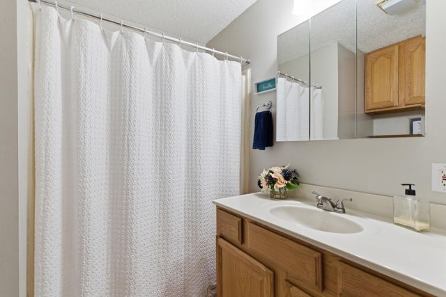 6371 Shawnee St., Kiln, MS 39556