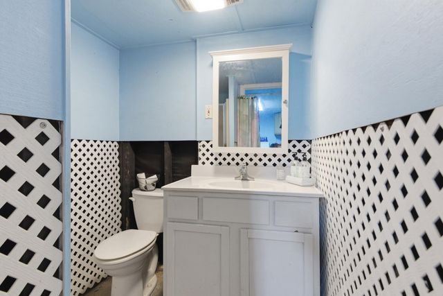 6371 Shawnee St., Kiln, MS 39556