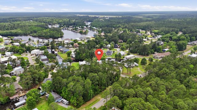 6371 Shawnee St., Kiln, MS 39556