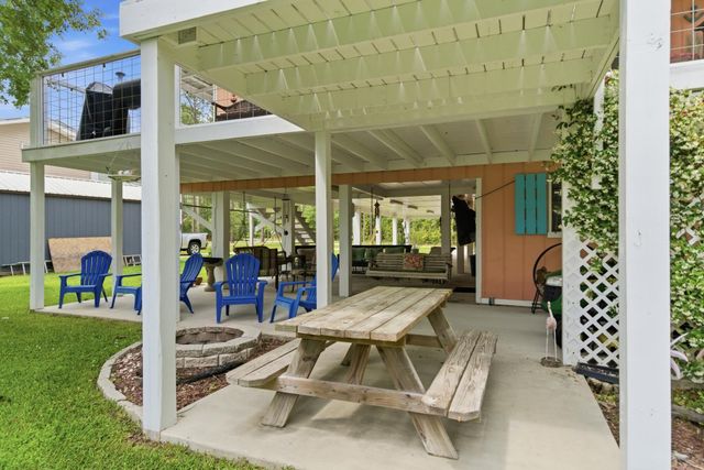 6371 Shawnee St., Kiln, MS 39556