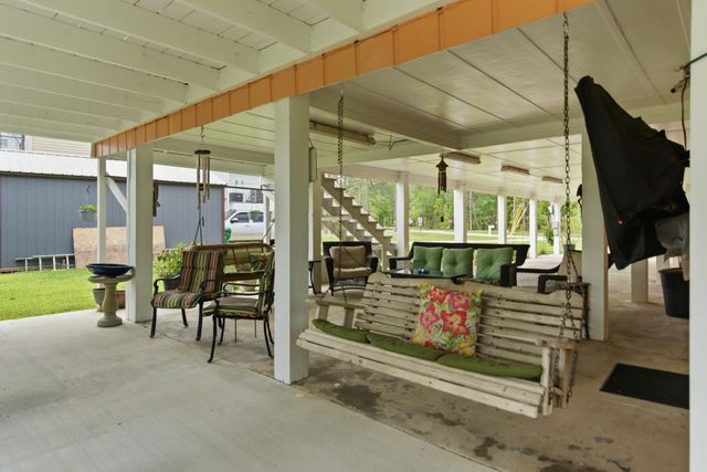 6371 Shawnee St., Kiln, MS 39556