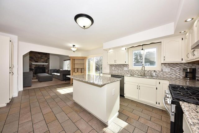 W173N5132 Mulberry LANE, Menomonee Falls, WI 53051