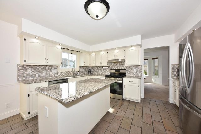 W173N5132 Mulberry LANE, Menomonee Falls, WI 53051