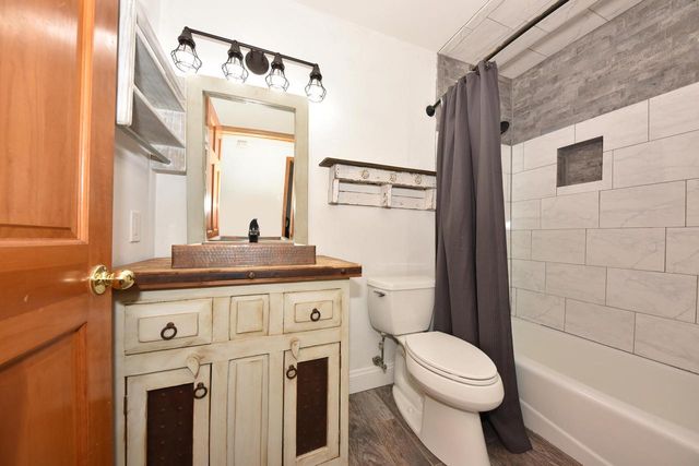 W173N5132 Mulberry LANE, Menomonee Falls, WI 53051