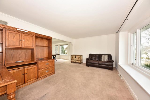 W173N5132 Mulberry LANE, Menomonee Falls, WI 53051