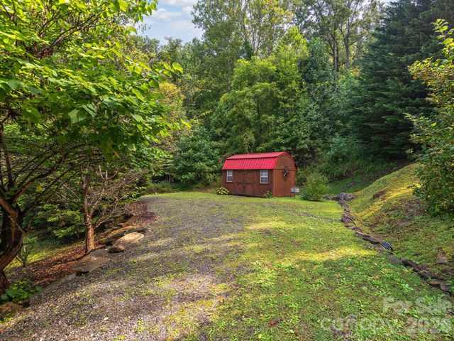 420 Chimney Rock Drive, Weaverville, NC 28787
